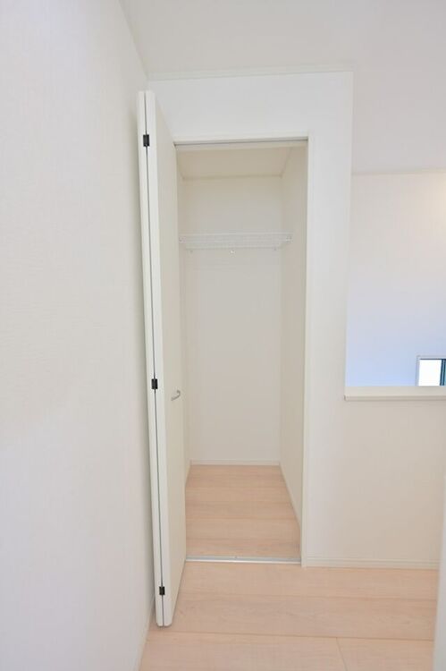 その他 2階ホールの収納