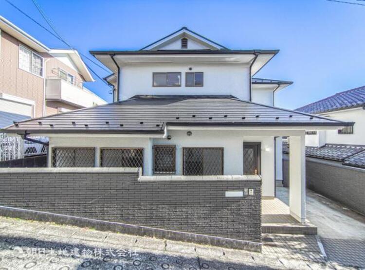 外観 住みやすさとデザイン性を両立させた欲張りな住宅が登場しました　相反しがちなことが相互作用でより良質に！本物だけが表現することができる質の高い機能美はよきものをつなげた古くからの伝統と最新技術の結晶です