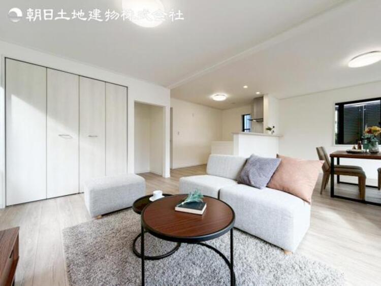 居間 すぐの見学や資料請求などお気軽にお問い合わせお待ちしております