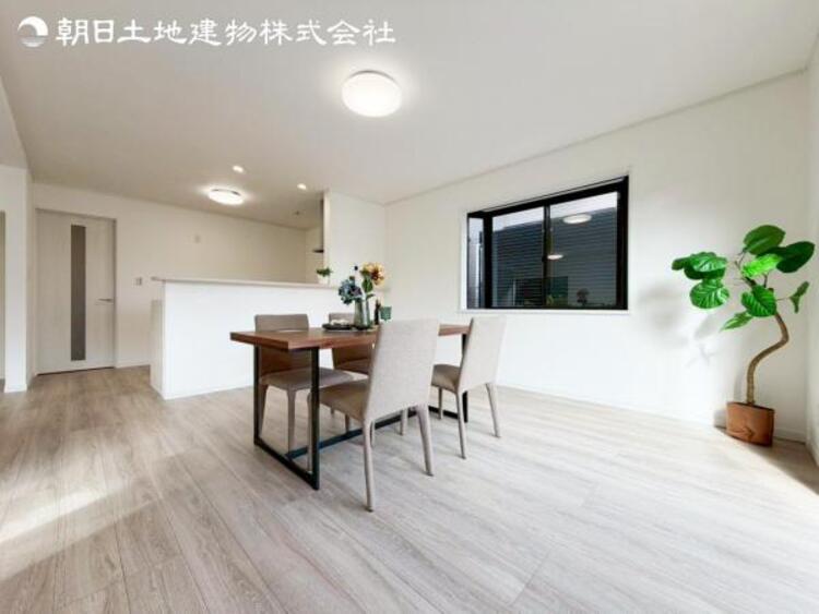 居間 すぐの見学や資料請求などお気軽にお問い合わせお待ちしております