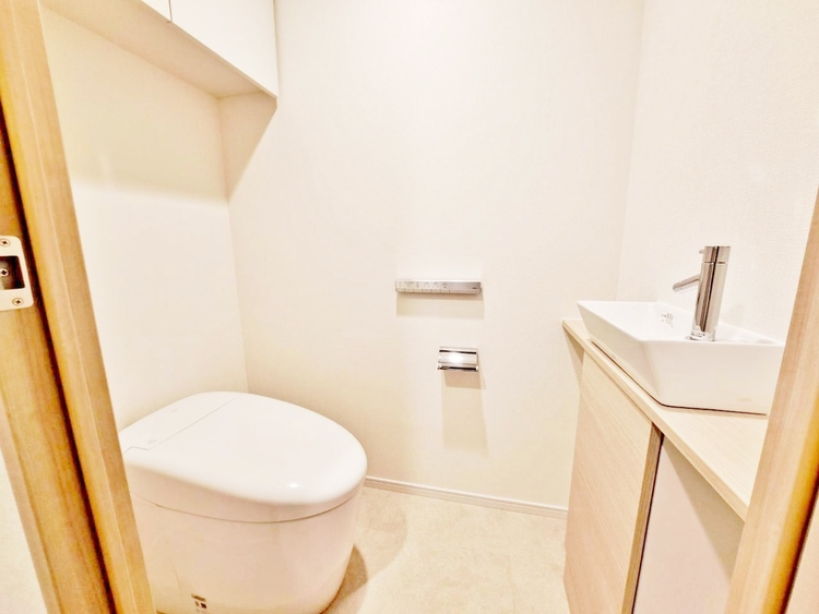 トイレ 暮らしの中のさりげないひとときの快適さにも、こだわりを、持って設備を配しております。