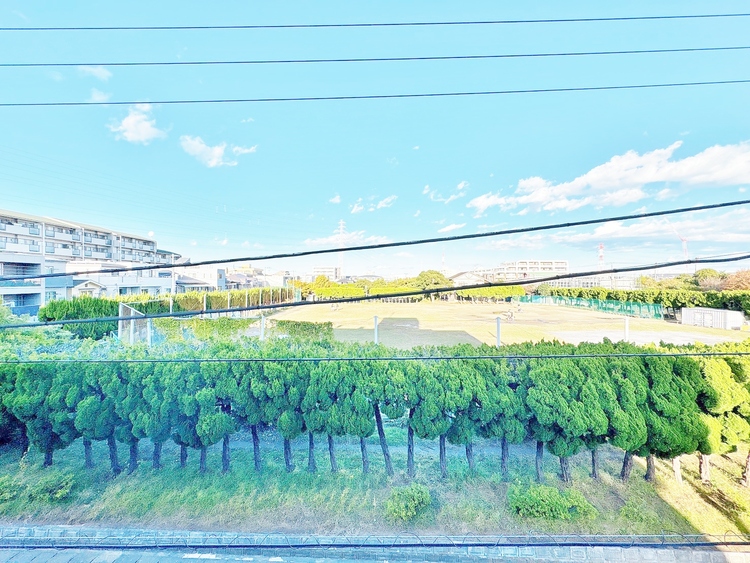 バルコニー 頬をなでる、優しい風を感じることが出来ます。