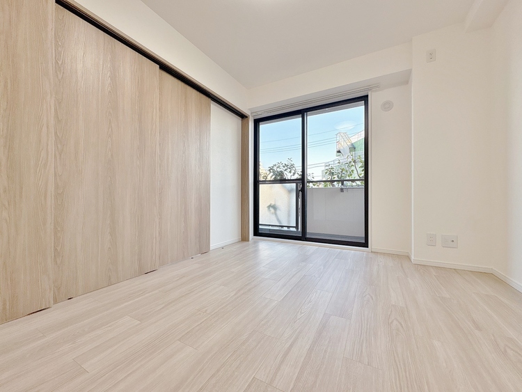 居間 居心地の良い空気感は、暮らしのステージを彩り、心からのやすらぎと満足感を与えてくれます。