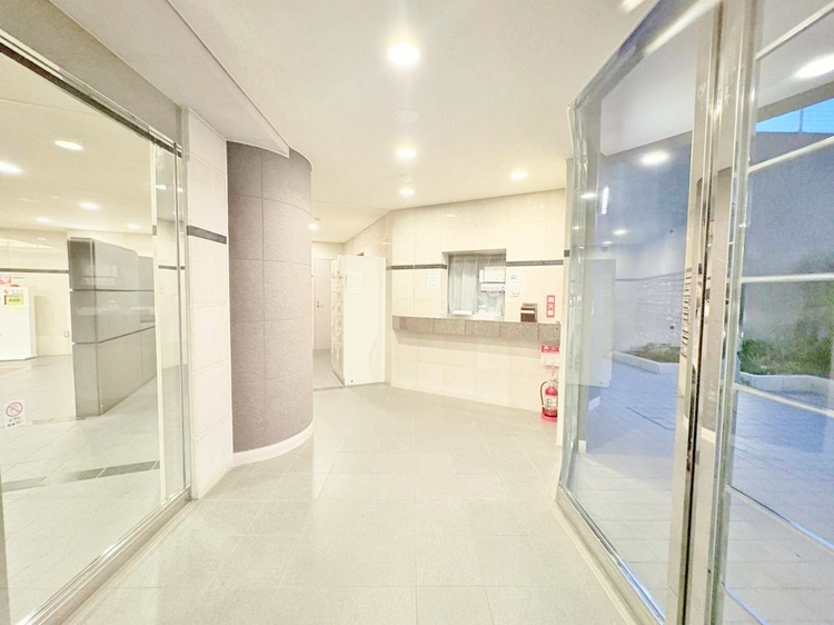 エントランス エントランス内部は、管理が行き届き清潔な共有スペースとなっています。