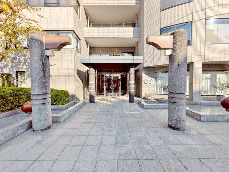 エントランス 外と内をつなぐエントランスは、まさに顔となる場所。