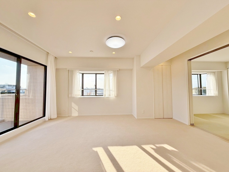 居間 豊かな居住性と、安心感を満たすクオリティが見事に調和した住空間。