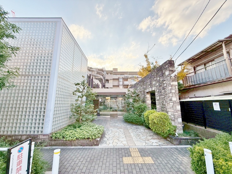 外観 資料には掲載していない情報が、現地にはたくさんあります。是非一度、現地をご確認ください。