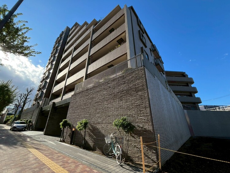 外観 資料には掲載していない情報が、現地にはたくさんあります。是非一度、現地をご確認ください。