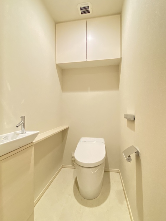 トイレ 暮らしの中のさりげないひとときの快適さにも、こだわりを、持って設備を配しております。