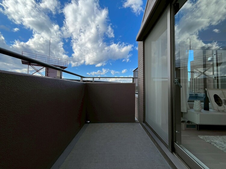 バルコニー 暮らしの中で、光と風を演出してくれるバルコニー。