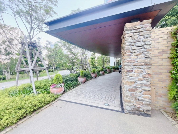 エントランス 外と内をつなぐエントランスは、まさに顔となる場所。