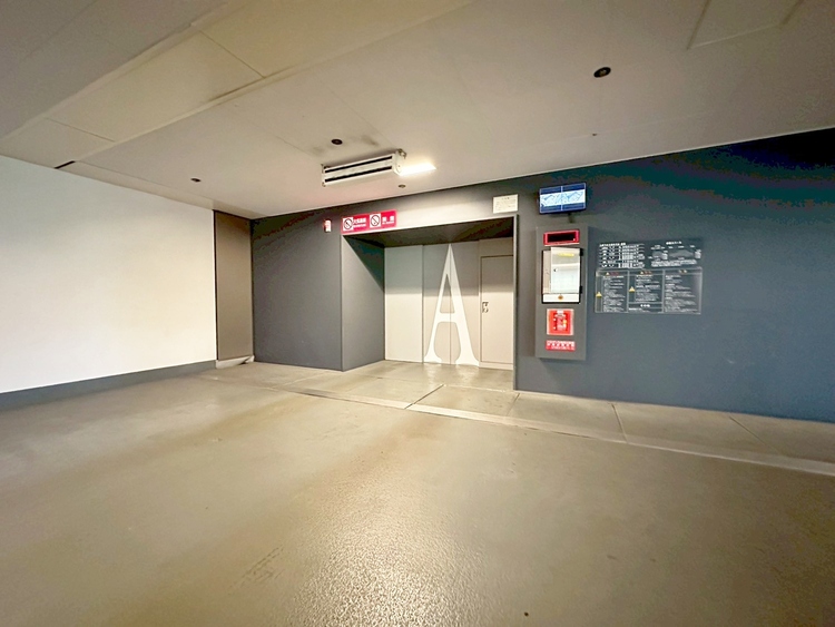 駐車場 本物件の駐車スペースです。車種制限のある場合もございますので、お気軽にお問い合わせくださいませ。