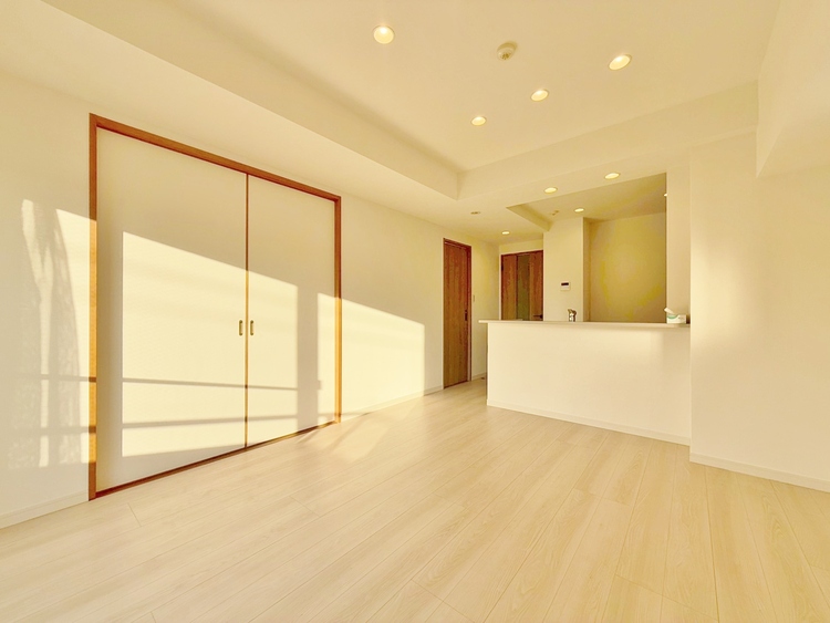 居間 飾り過ぎないシンプルな内装と偏り過ぎないデザインで統一しました。