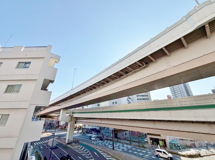 バルコニー 頬をなでる、優しい風を感じることが出来ます。