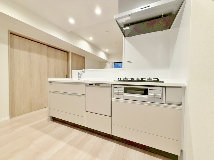 キッチン 洗練されたスタイリッシュなデザイン性と使いやすさを備えた仕様。