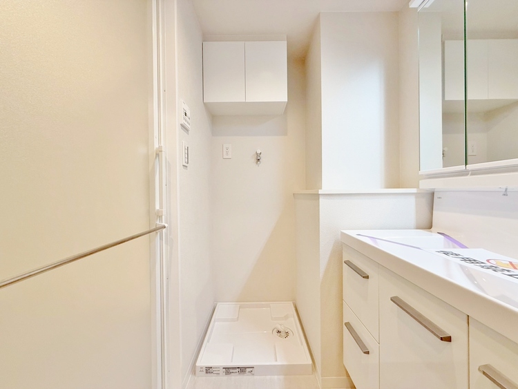 洗面 清潔感と心地よさを重視した、上質感漂うパウダールーム。