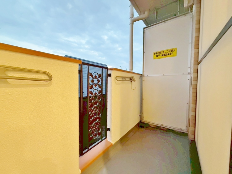 バルコニー 暮らしの中で、光と風を演出してくれるバルコニー。