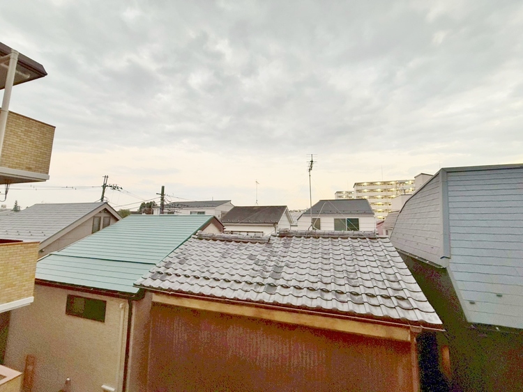 バルコニー 頬をなでる、優しい風を感じることが出来ます。