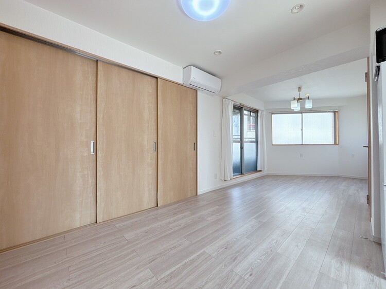 居間 豊かな居住性と、安心感を満たすクオリティが見事に調和した住空間。