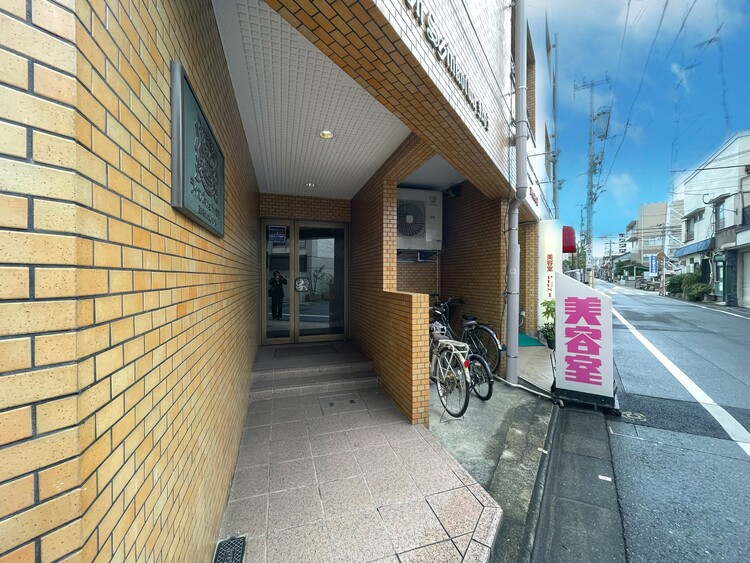 エントランス 外と内をつなぐエントランスは、まさに顔となる場所。