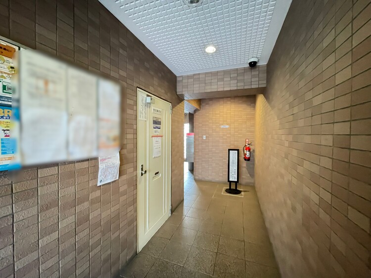 エントランス エントランス内部は、管理が行き届き清潔な共有スペースとなっています。