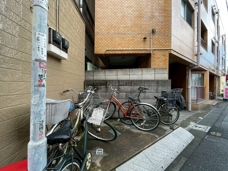 その他 きちんと整備された駐輪場。住む方の心遣いが感じられます。