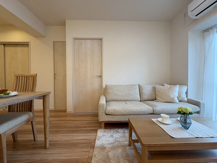 居間 居心地の良い空気感は、暮らしのステージを彩り、心からのやすらぎと満足感を与えてくれます。