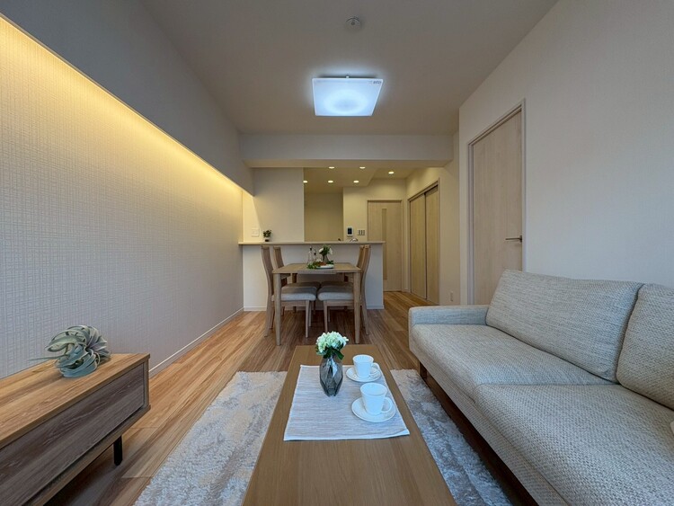 居間 飾り過ぎないシンプルな内装と偏り過ぎないデザインで統一しました。