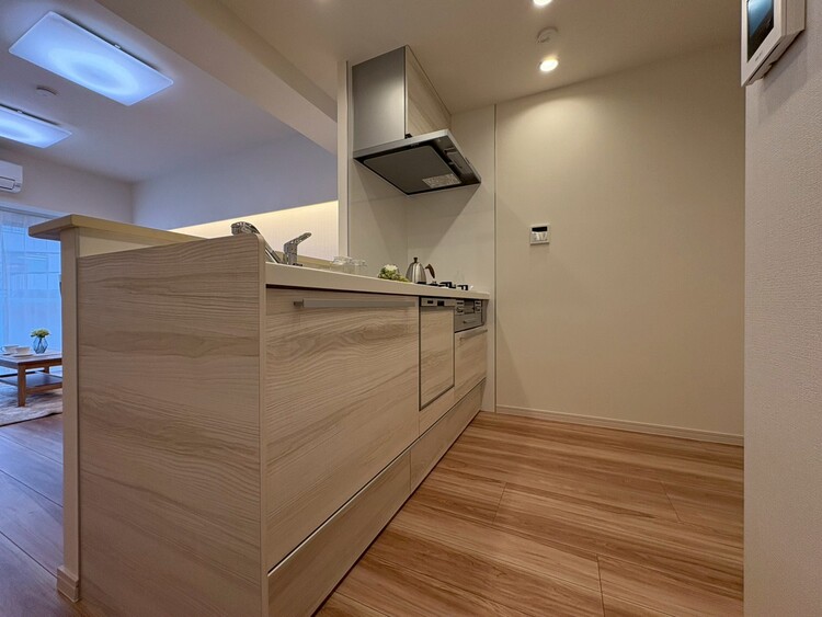 キッチン スマートな意匠と充実の機能を備えたキッチンが、暮らしにおいしい彩りを添えます。