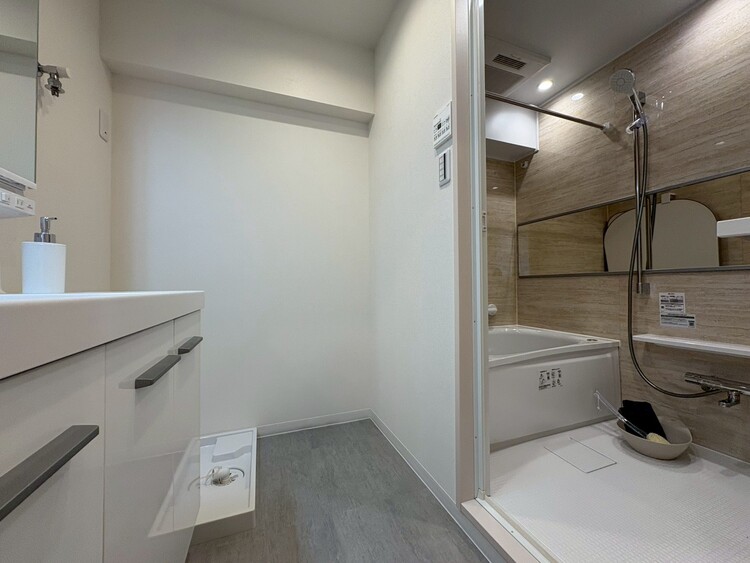 洗面 清潔感と心地よさを重視した、上質感漂うパウダールーム。