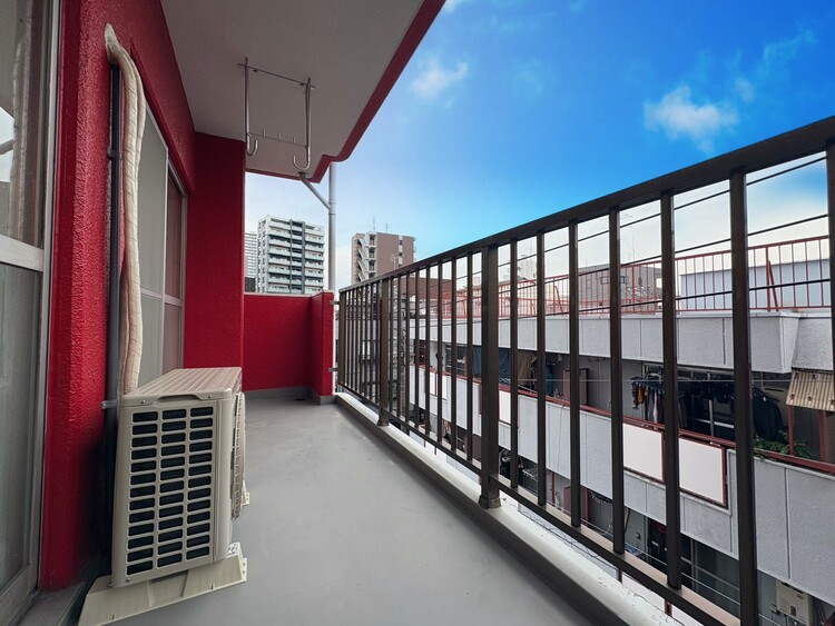 バルコニー 暮らしの中で、光と風を演出してくれるバルコニー。