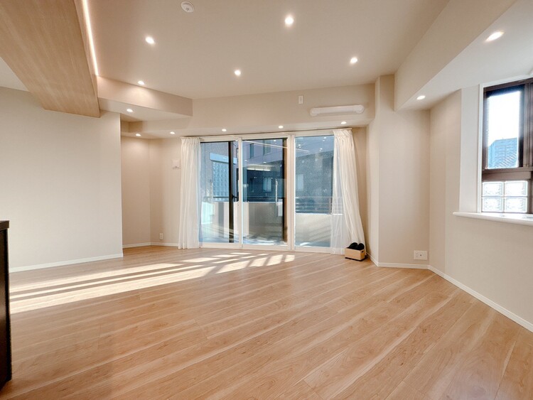 居間 飾り過ぎないシンプルな内装と偏り過ぎないデザインで統一しました。