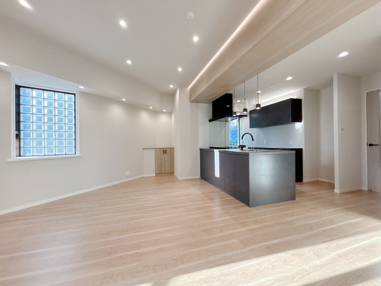 居間 快適に過ごす毎日を求めて、暮らしの中でご自身の「マイホーム」に創り上げてください。