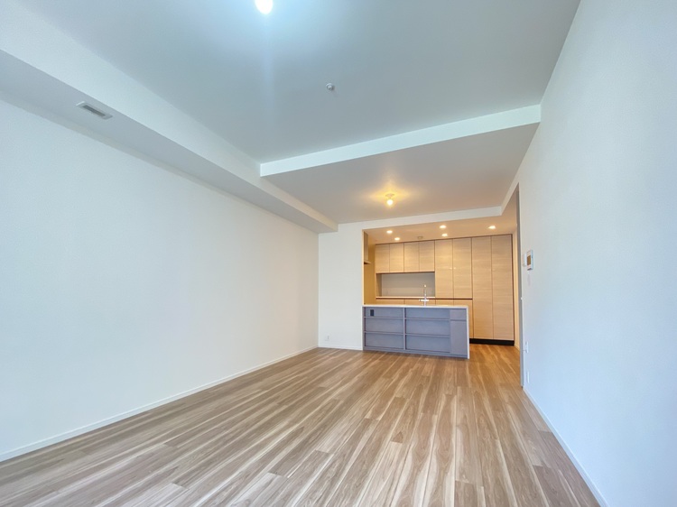 居間 居心地の良い空気感は、暮らしのステージを彩り、心からのやすらぎと満足感を与えてくれます。