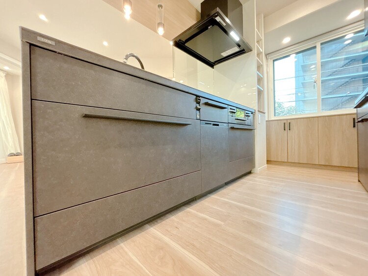 キッチン 洗練されたスタイリッシュなデザイン性と使いやすさを備えた仕様。