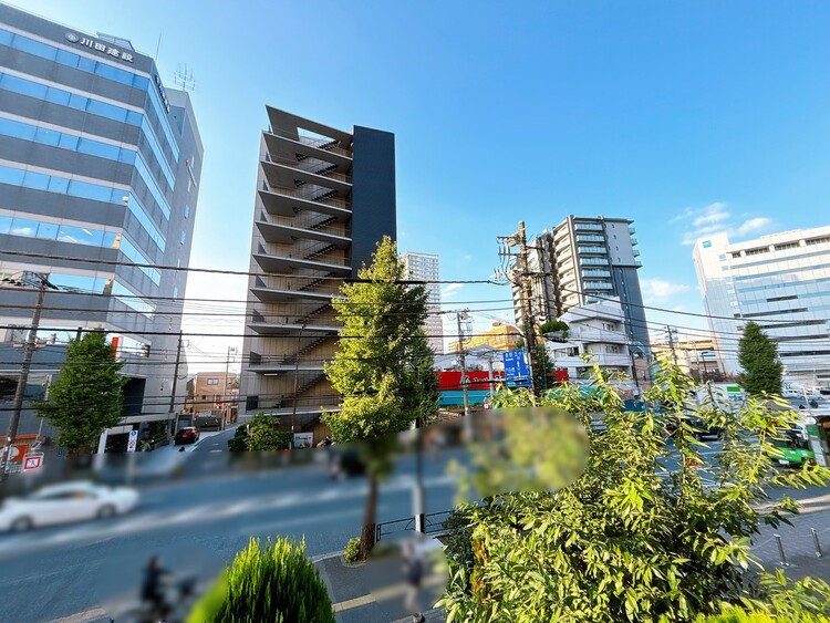 バルコニー 窓を開けると広がる青空。心をリフレッシュして日々を過ごしていきましょう。