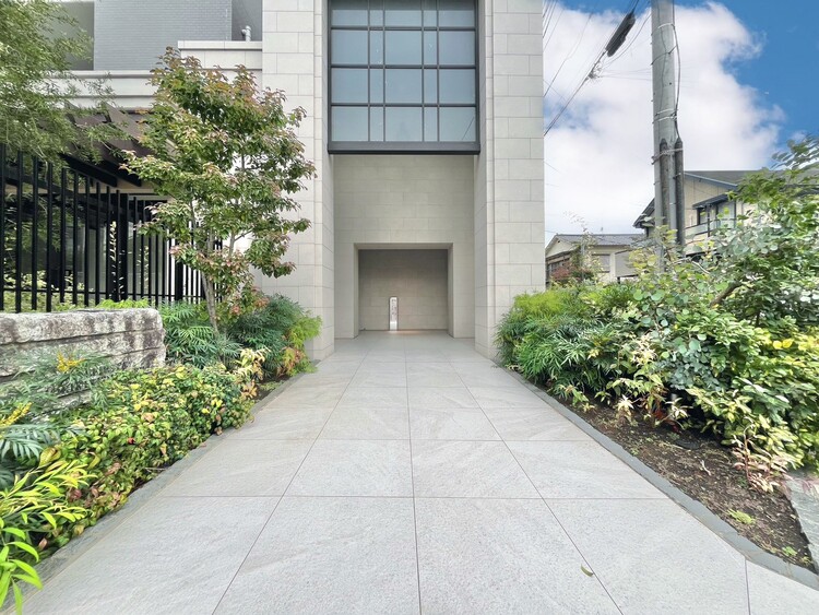 エントランス 外と内をつなぐエントランスは、まさに顔となる場所。