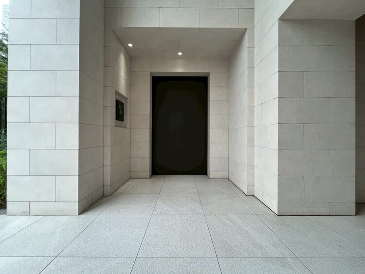 エントランス エントランス内部は、管理が行き届き清潔な共有スペースとなっています。