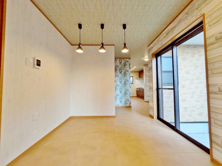 居間 飾り過ぎないシンプルな内装と偏り過ぎないデザインで統一しました。