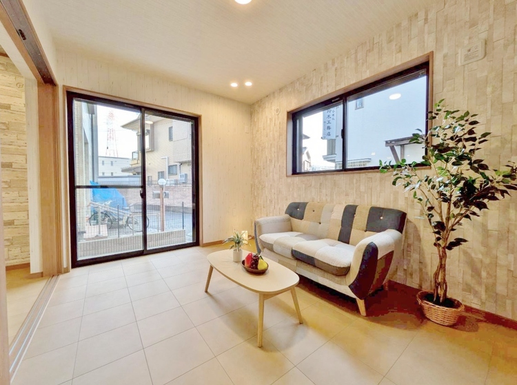 居間 快適に過ごす毎日を求めて、暮らしの中でご自身の「マイホーム」に創り上げてください。