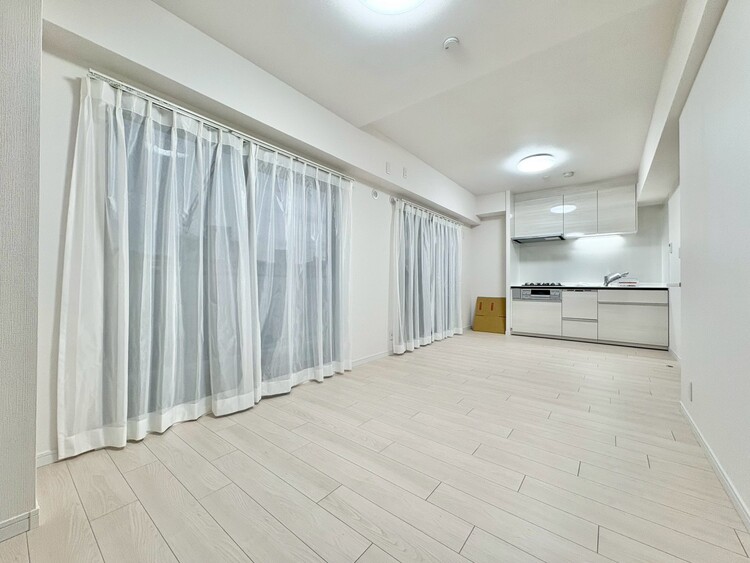 居間 居心地の良い空気感は、暮らしのステージを彩り、心からのやすらぎと満足感を与えてくれます。