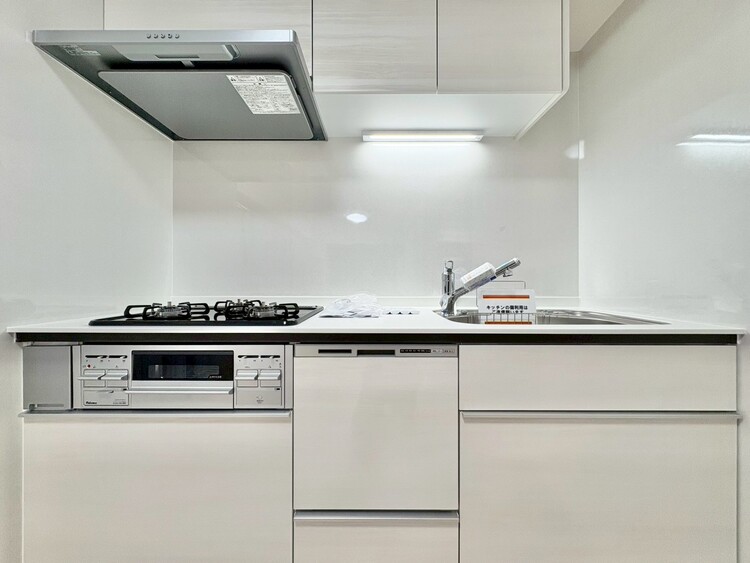 キッチン スマートな意匠と充実の機能を備えたキッチンが、暮らしにおいしい彩りを添えます。