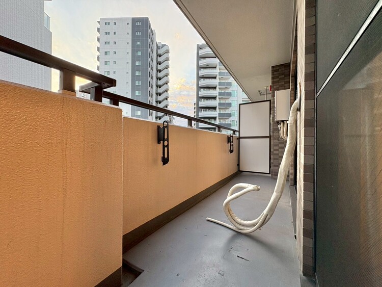 バルコニー 暮らしの中で、光と風を演出してくれるバルコニー。