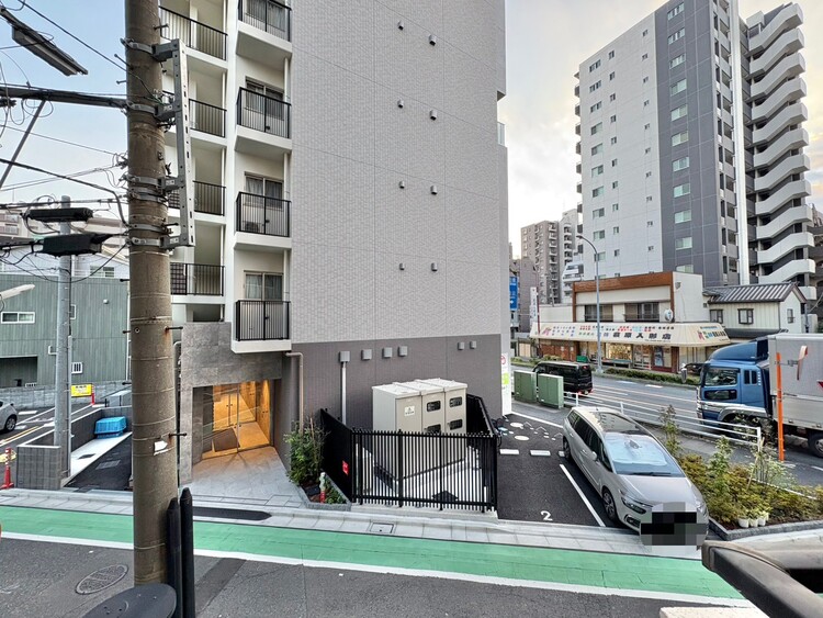 バルコニー 頬をなでる、優しい風を感じることが出来ます。