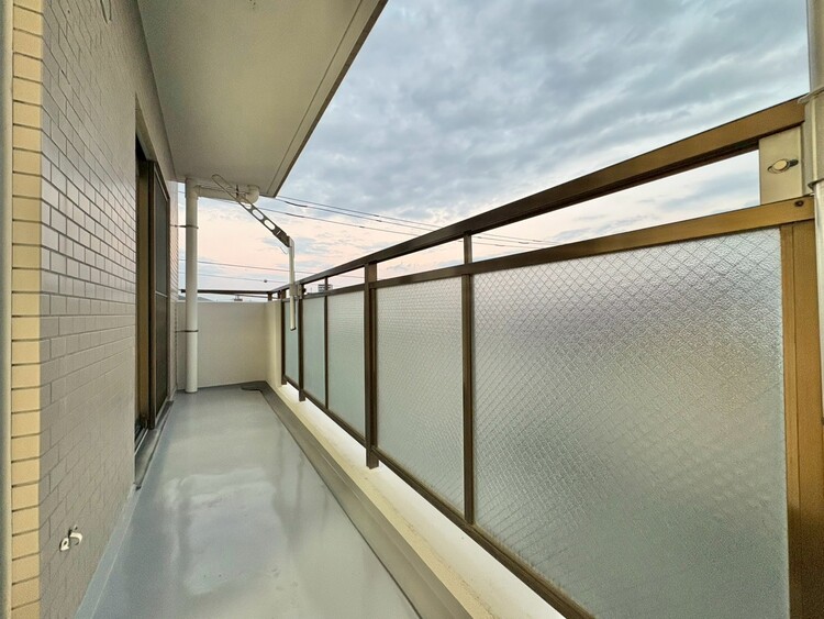 バルコニー 暮らしの中で、光と風を演出してくれるバルコニー。