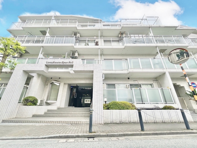 外観 資料には掲載していない情報が、現地にはたくさんあります。是非一度、現地をご確認ください。