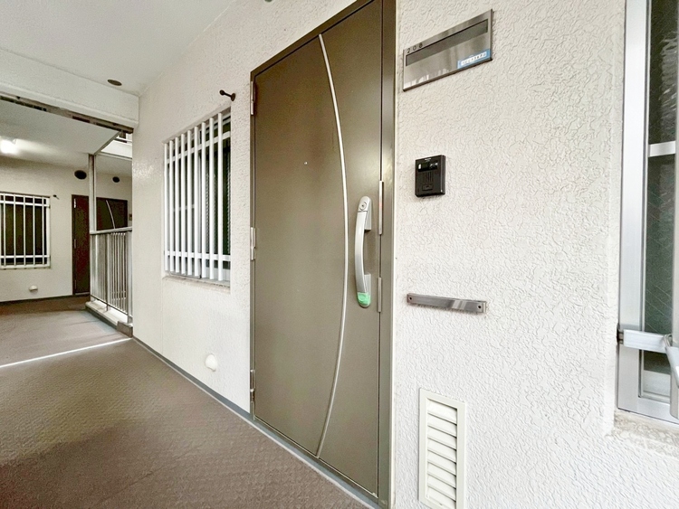 玄関 玄関を開ければ、そこは安らぎのご自宅。