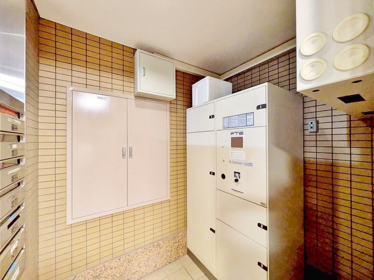 設備 留守時に便利な宅配ボックスを完備。