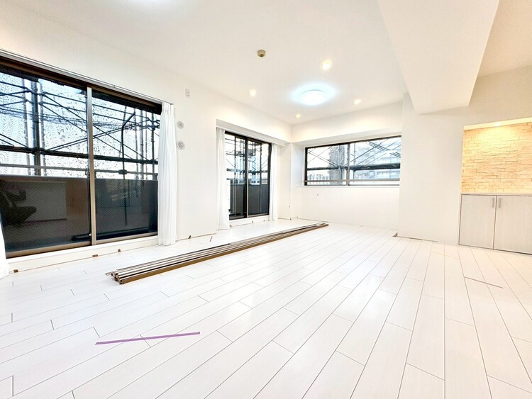 居間 快適に過ごす毎日を求めて、暮らしの中でご自身の「マイホーム」に創り上げてください。