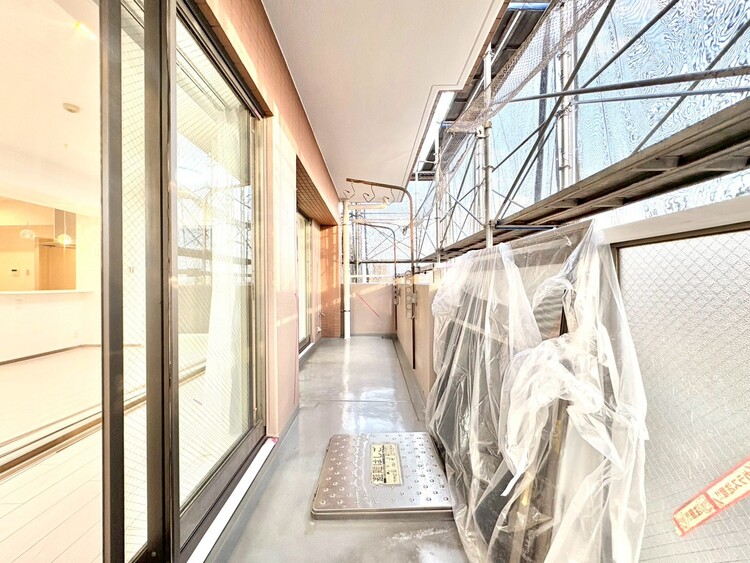 バルコニー 暮らしの中で、光と風を演出してくれるバルコニー。